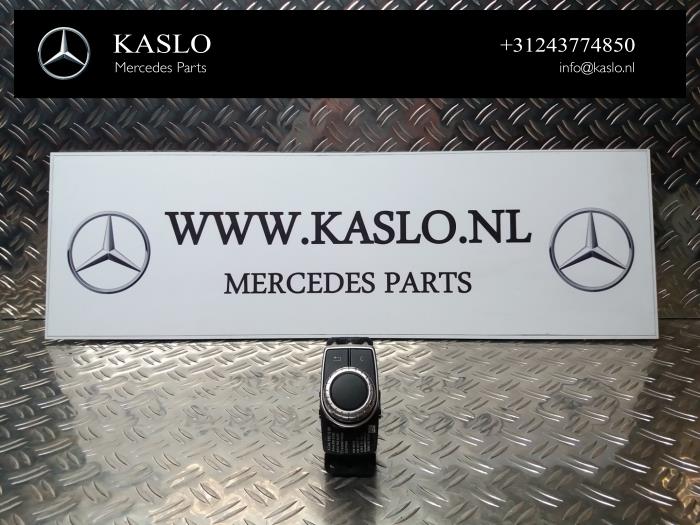 Usagé Panneau de commandes navigation Mercedes A-Klasse Prix € 50,00 Règlement à la marge proposé par kaslo auto parts