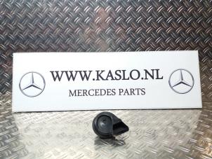 Usados Bocina Mercedes SLK (R170) 2.3 230 K 16V Precio de solicitud ofrecido por kaslo auto parts