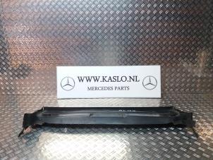 Used Front panel Mercedes ML II (164/4JG) 3.0 ML-280 CDI 4-Matic V6 24V Price on request offered by kaslo auto parts