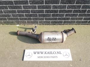 Used Exhaust middle silencer Mercedes ML II (164/4JG) 3.0 ML-280 CDI 4-Matic V6 24V Price on request offered by kaslo auto parts