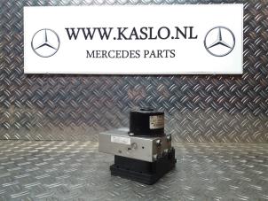 Usagé Pompe ABS Mercedes SLK (R171) 1.8 200 K 16V Prix € 150,00 Règlement à la marge proposé par kaslo auto parts