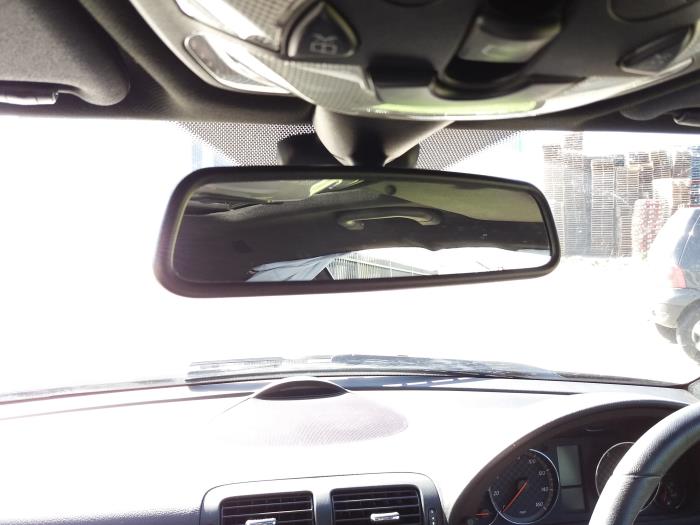 Rear view mirror from a Mercedes-Benz CLC (C203) 2.2 220 CDI 16V 2010
