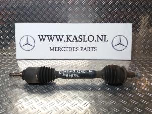 Usagé Arbre de transmission avant gauche Mercedes B (W245,242) 1.5 B-150 16V Prix € 100,00 Règlement à la marge proposé par kaslo auto parts