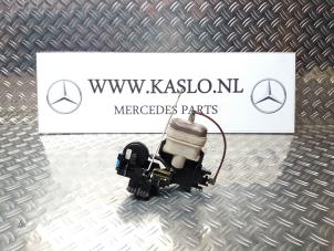 Usagé Mécanique de verrouillage hayon Mercedes S (W220) Prix sur demande proposé par kaslo auto parts