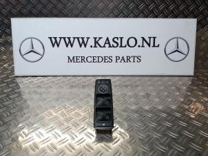Używane Przelacznik combi okienny Mercedes A (W176) 1.5 A-180 CDI, A-180d 16V Cena € 30,00 Procedura marży oferowane przez kaslo auto parts