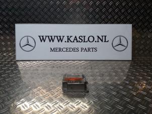 Usados Sensor de airbag Mercedes CLS (C219) 320 CDI 24V Precio € 50,00 Norma de margen ofrecido por kaslo auto parts