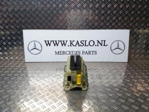 Used Automatic gear selector Mercedes C (W204) 1.8 C-200K 16V Price on request offered by kaslo auto parts