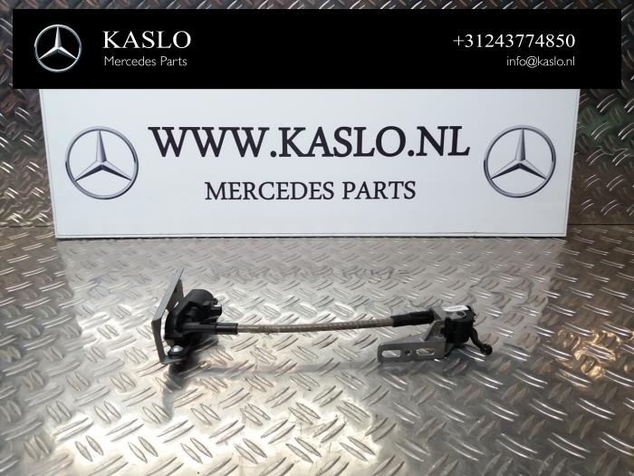 Usados Ventanilla triangular izquierda detrás Mercedes R (W251) 3.0 280 CDI 24V 4-Matic Precio € 30,00 Norma de margen ofrecido por kaslo auto parts