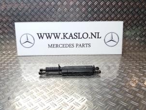 Used Set of tailgate gas struts Mercedes R (W251) Price on request offered by kaslo auto parts
