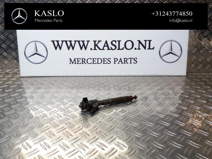 Usagé Injecteurs Mercedes C (W203) 2.2 C-200 CDI 16V Prix € 100,00 Règlement à la marge proposé par kaslo auto parts