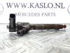 Injector (diesel) from a Mercedes-Benz C (W203) 2.2 C-200 CDI 16V 2006
