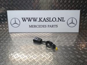 Used Front seatbelt buckle, right Mercedes E (W212) E-220 CDI 16V BlueEfficiency Price on request offered by kaslo auto parts
