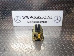 Used Automatic gear selector Mercedes C Estate (S204) 1.8 C-180 CGI 16V Price € 50,00 Margin scheme offered by kaslo auto parts