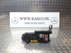 Usagé Boîte à fusibles Mercedes E (W212) E-220 CDI 16V BlueEfficiency Prix € 150,00 Règlement à la marge proposé par kaslo auto parts