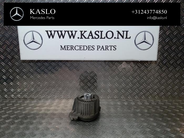 Used Engine mount Mercedes E (C207) E-350 CDI V6 24V Price on request offered by kaslo auto parts