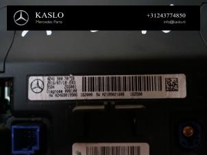 Innerdisplay från en Mercedes-Benz A (W176) 1.5 A-180 CDI, A-180d 16V 2016