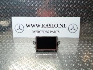 Używane Wyswietlacz wewnetrzny Mercedes E Estate (S212) E-350 CGI V6 24V BlueEfficiency Cena € 100,00 Procedura marży oferowane przez kaslo auto parts