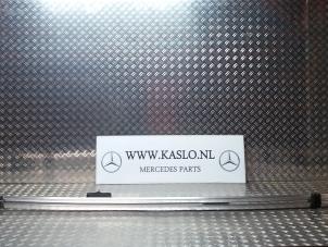 Used Roof rack kit Mercedes E Estate (S212) E-350 CGI V6 24V BlueEfficiency Price on request offered by kaslo auto parts