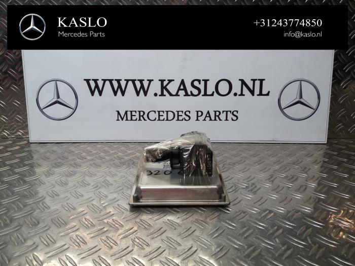 Used Ignition lock + computer Mercedes S (W220) 3.2 S-320 CDI 24V Price € 150,00 Margin scheme offered by kaslo auto parts
