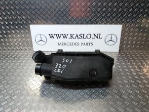 Usados Cuerpo de filtro de aire Mercedes S (W220) 3.2 S-320 CDI 24V Precio de solicitud ofrecido por kaslo auto parts