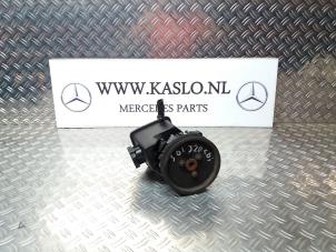 Usagé Pompe direction assistée Mercedes S (W220) 3.2 S-320 CDI 24V Prix sur demande proposé par kaslo auto parts