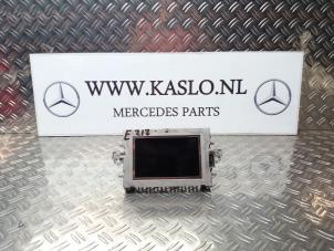 Usados Pantalla interior Mercedes E Estate (S212) E-250 CGI 16V BlueEfficiency Precio € 50,00 Norma de margen ofrecido por kaslo auto parts