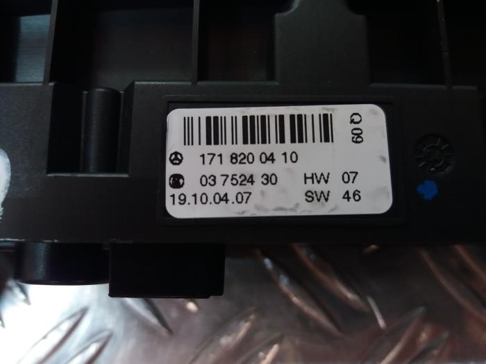 Interruptor de calefactor de asiento de un Mercedes-Benz SLK (R171) 3.5 350 V6 24V 2005