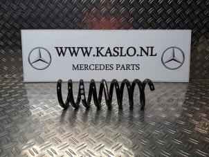 Usados Muelle helicoidal detrás Mercedes SLK (R171) 3.5 350 V6 24V Precio de solicitud ofrecido por kaslo auto parts
