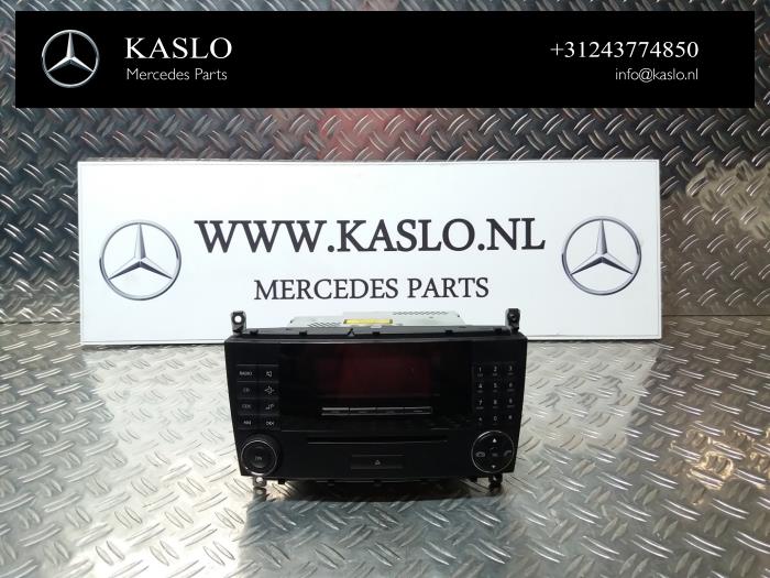 Używane Panel obslugi radia Mercedes C Sportcoupé (C203) 1.8 C-180K 16V Cena na żądanie oferowane przez kaslo auto parts