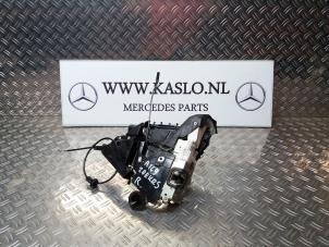 Used Door lock mechanism 2-door, right Mercedes A (W169) 1.7 A-170 3-Drs. Price on request offered by kaslo auto parts