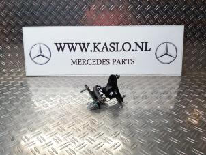 Used Front door hinge, right Mercedes C (W204) 2.2 C-200 CDI 16V Price on request offered by kaslo auto parts