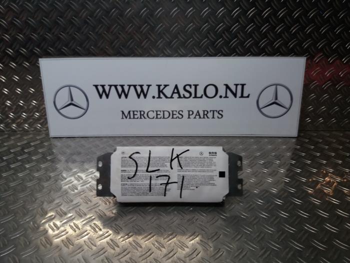 Airbag derecha (salpicadero) de un Mercedes-Benz SLK (R171) 1.8 200 K 16V 2007