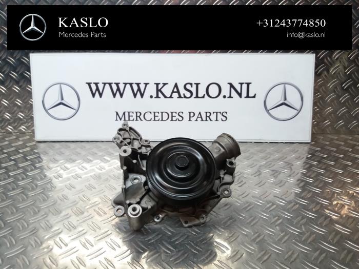 Usagé Pompe à eau Mercedes SLK (R171) 3.5 350 V6 24V Prix sur demande proposé par kaslo auto parts