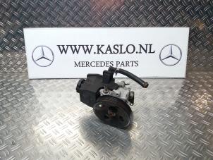 Usagé Pompe direction assistée Mercedes SLK (R170) 2.3 230 K 16V Prix sur demande proposé par kaslo auto parts