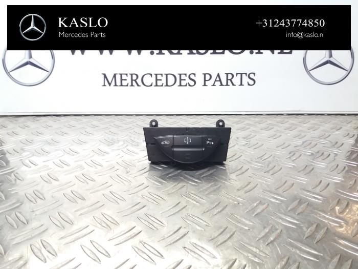 Begagnade Höjdkontrollbrytare Mercedes CLS (C219) 500 5.0 V8 24V Pris på förfrågan erbjuds av kaslo auto parts