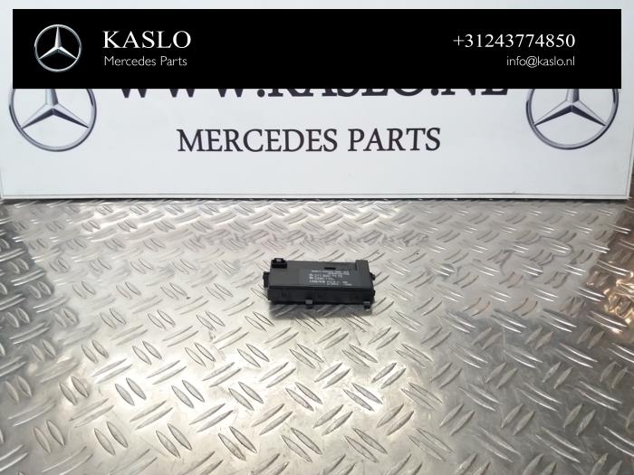 Używane Modul keyless vehicle Mercedes CLS (C219) 500 5.0 V8 24V Cena € 50,00 Procedura marży oferowane przez kaslo auto parts