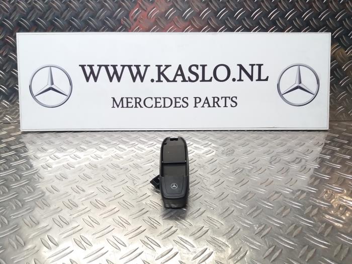 Support téléphone Mercedes CLS 500 5.0 V8 24V - A2038201311
