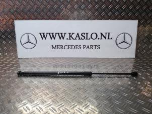 Used Rear gas strut, right Mercedes E (W212) E-220 CDI 16V BlueEfficiency Price on request offered by kaslo auto parts