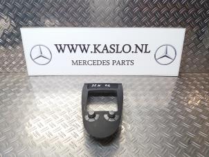 Używane Sterowanie dachu cabrio Mercedes SLK (R171) 1.8 200 K 16V Cena na żądanie oferowane przez kaslo auto parts