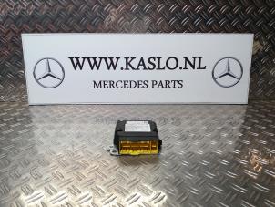 Usados Módulo de Airbag Mercedes A (W176) 1.6 A-180 16V Precio € 50,00 Norma de margen ofrecido por kaslo auto parts