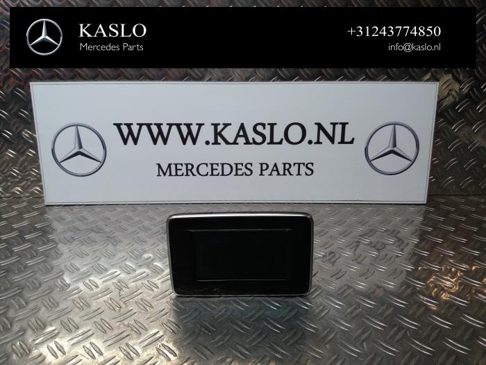 Interior display Mercedes A (W176), 2012 / 2018 1.6 A-180 16V, Hatchback, Petrol, 1.595cc, 90kW (122pk), FWD, M270910, 2012-09 / 2018-05, 176.042 (Used)