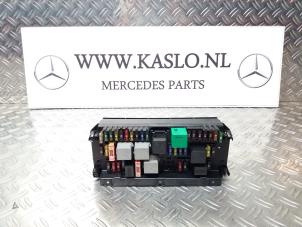 Używane Skrzynka bezpieczników Mercedes E Estate (S212) E-350 CDI V6 24V BlueEfficiency Cena € 150,00 Procedura marży oferowane przez kaslo auto parts