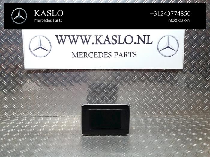 Usados Pantalla interior Mercedes A (W176) 1.5 A-180 CDI, A-180d 16V Precio € 50,00 Norma de margen ofrecido por kaslo auto parts
