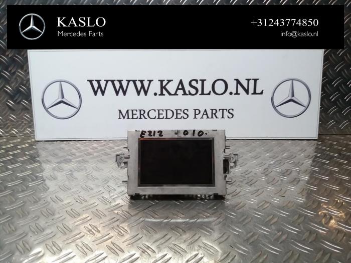 Begagnade Innerdisplay Mercedes E (W212) E-220 CDI 16V BlueEfficiency Pris € 50,00 Marginaltabell erbjuds av kaslo auto parts
