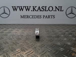 Używane Przelacznik elektrycznej szyby Mercedes SLK (R171) 1.8 200 K 16V Cena na żądanie oferowane przez kaslo auto parts