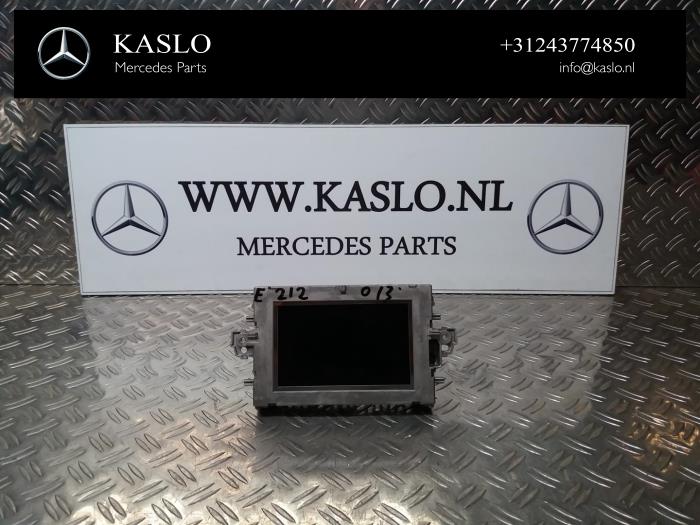 Begagnade Innerdisplay Mercedes E (W212) E-220 CDI 16V BlueEfficiency Pris € 50,00 Marginaltabell erbjuds av kaslo auto parts