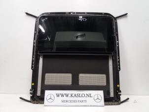 Used Glass sunroof Mercedes CLS (C219) 320 CDI 24V Price € 100,00 Margin scheme offered by kaslo auto parts