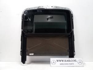 Used Glass sunroof Mercedes R (W251) 3.0 320 CDI 24V 4-Matic Price € 100,00 Margin scheme offered by kaslo auto parts