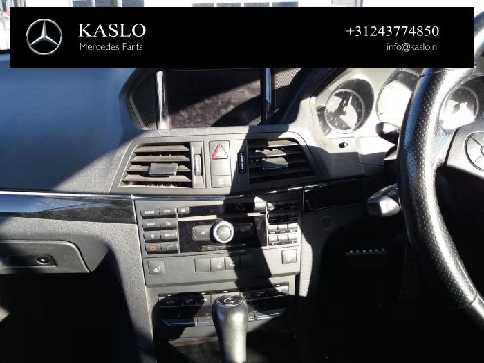 Begagnade Innerdisplay Mercedes E (C207) E-350 CDI V6 24V Pris på förfrågan erbjuds av kaslo auto parts