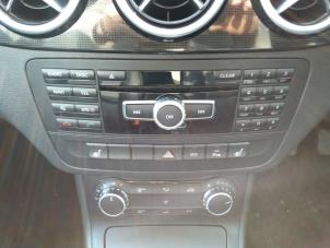 Usados Panel de control de radio Mercedes B (W246,242) 1.8 B-200 CDI BlueEFFICIENCY 16V Precio de solicitud ofrecido por kaslo auto parts
